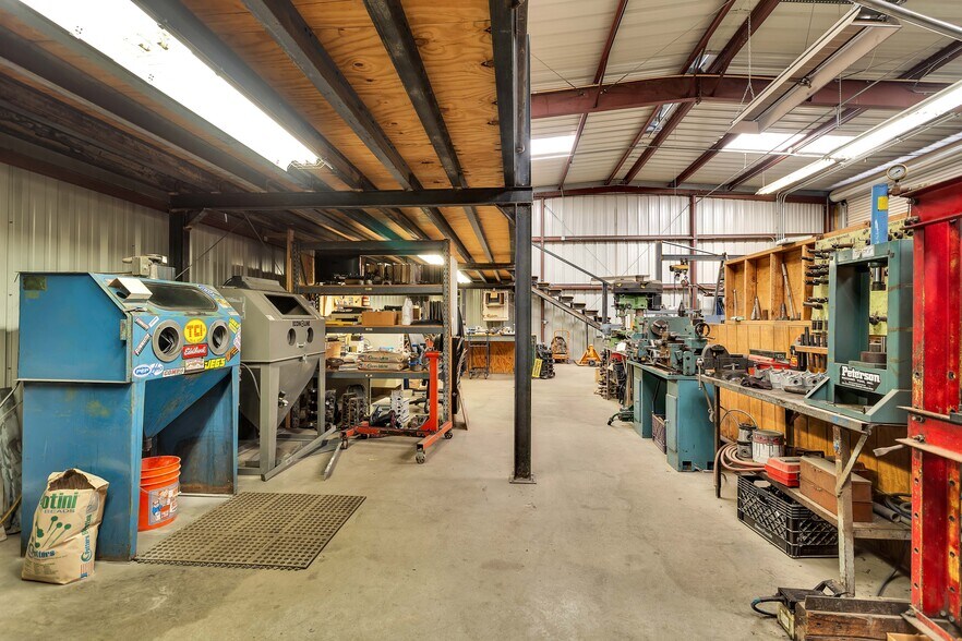 More Photos Of 75851 Baseline Rd, Twentynine Palms Warehouse For Sale