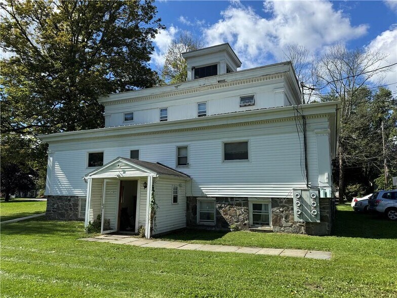 More Photos Of 94 Main St, Laurens Apartments For Sale