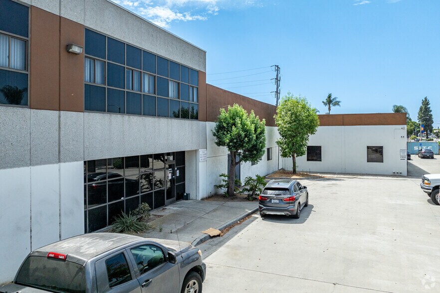 More Photos Of 7700 Alondra Blvd, Paramount Warehouse For Sale