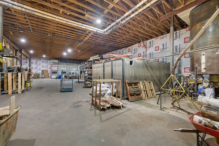More Photos Of 14 Conway St, Madawaska Valley Manufacturing For Sale