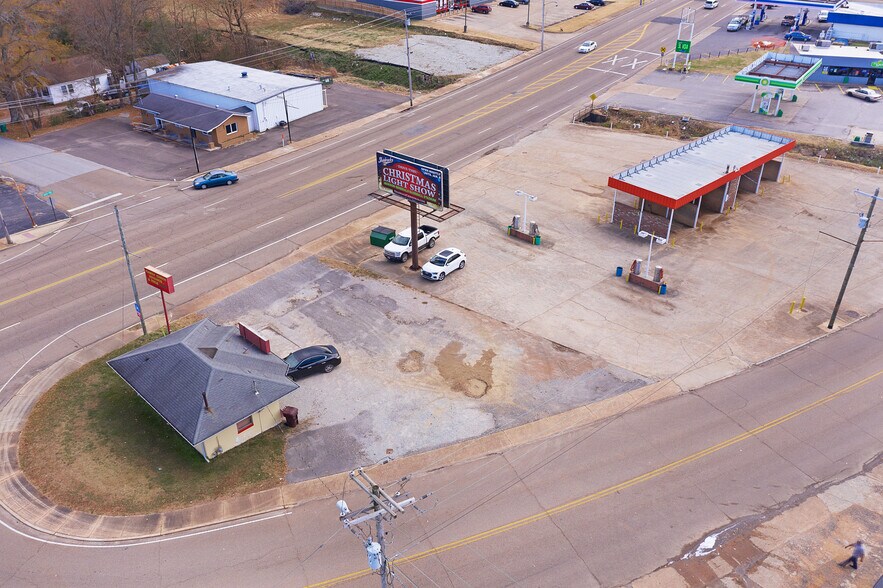 More Photos Of 1045 N 1st St, Milan Carwash For Sale