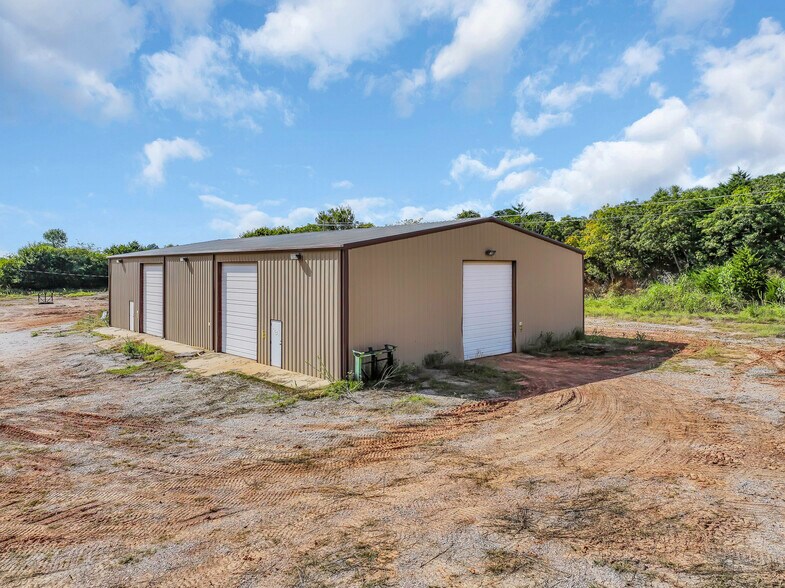 More Photos Of 10910 N County Road 3010, Lindsay Warehouse For Sale