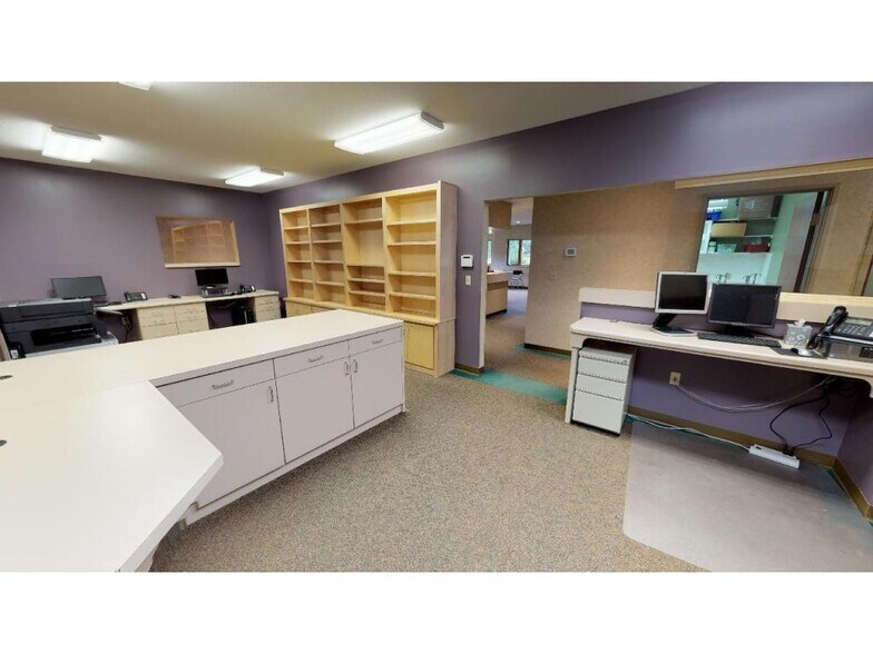 More Photos Of 7900 Chapin Dr NE, New London Medical For Sale