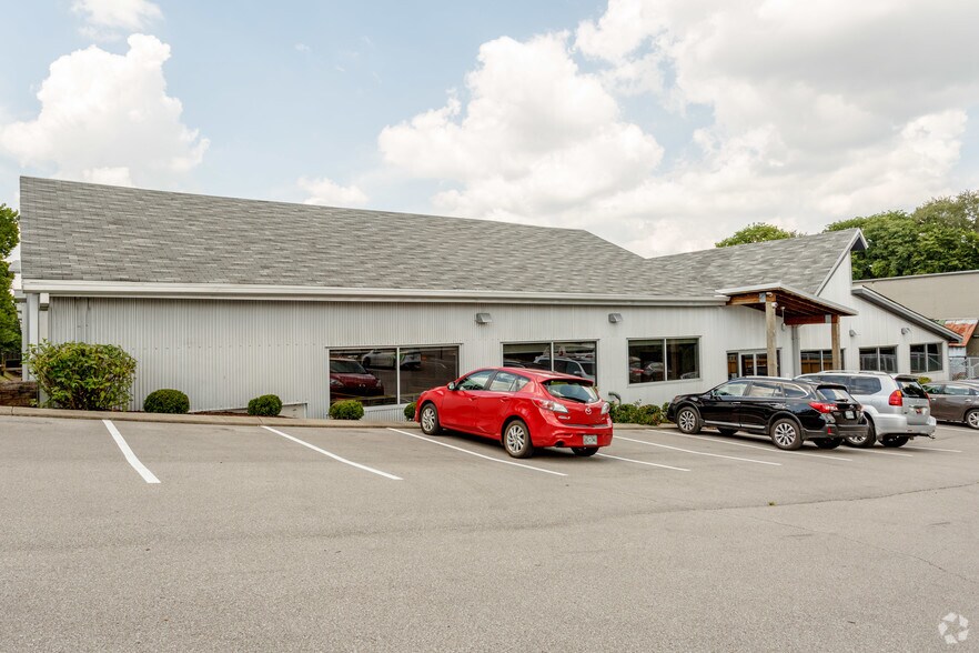 More Photos Of 2030 Lindell Ave, Nashville Office For Lease
