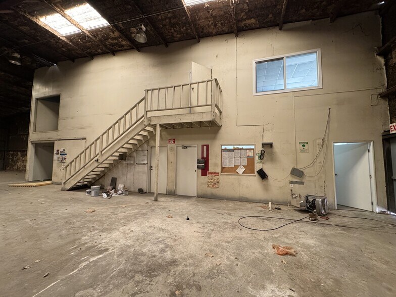More Photos Of 1350 E Barbour St, Banning Manufacturing For Lease