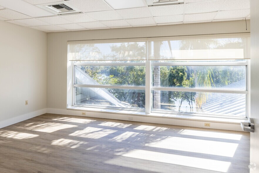 More Photos Of 2600 Quantum Blvd, Boynton Beach Office For Lease