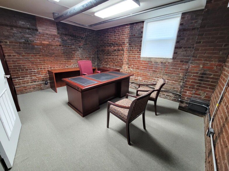More Photos Of 215 Church St, Lenoir Office For Lease
