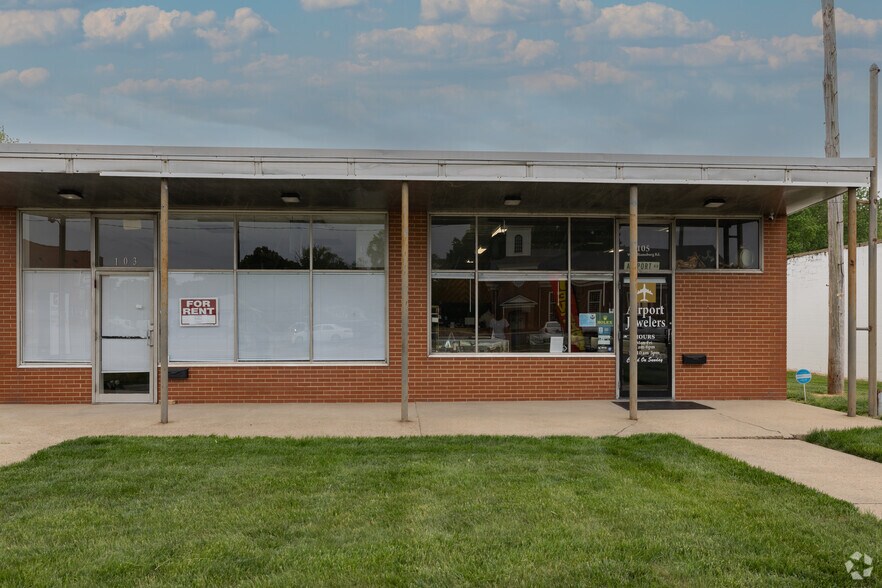 More Photos Of 103-105 W Williamsburg Rd, Sandston Freestanding For Lease