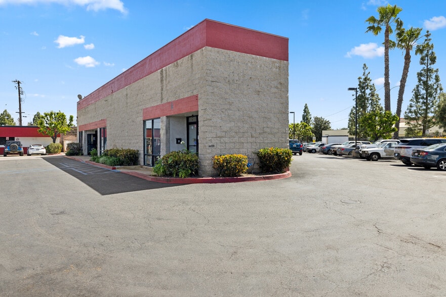 More Photos Of , Santa Ana General Retail For Sale