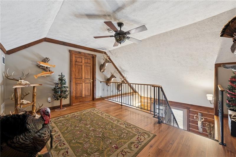 More Photos Of 208 W Mud Pike, Rockwood Office For Sale