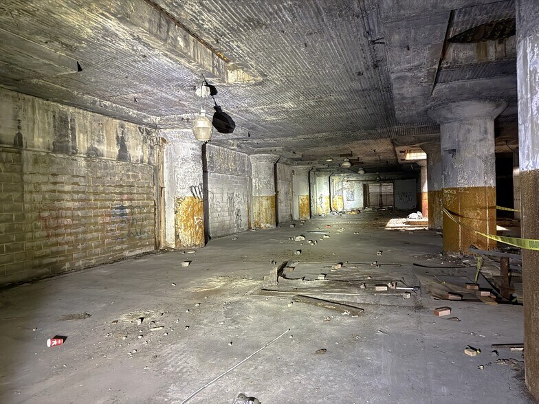 More Photos Of 1100R S Christopher Columbus Blvd, Philadelphia Industrial For Sale