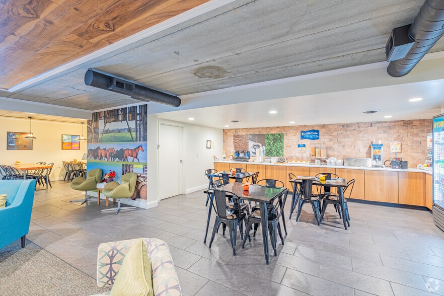 More Photos Of 1751 Lexington Rd, Richmond Hospitality For Sale