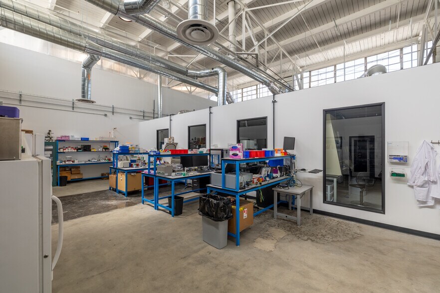 More Photos Of 2000-2040 Mandela Pky, Oakland Manufacturing For Lease