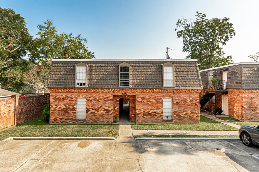 More Photos Of 901 Saint Rose Ave, Baton Rouge Apartments For Sale