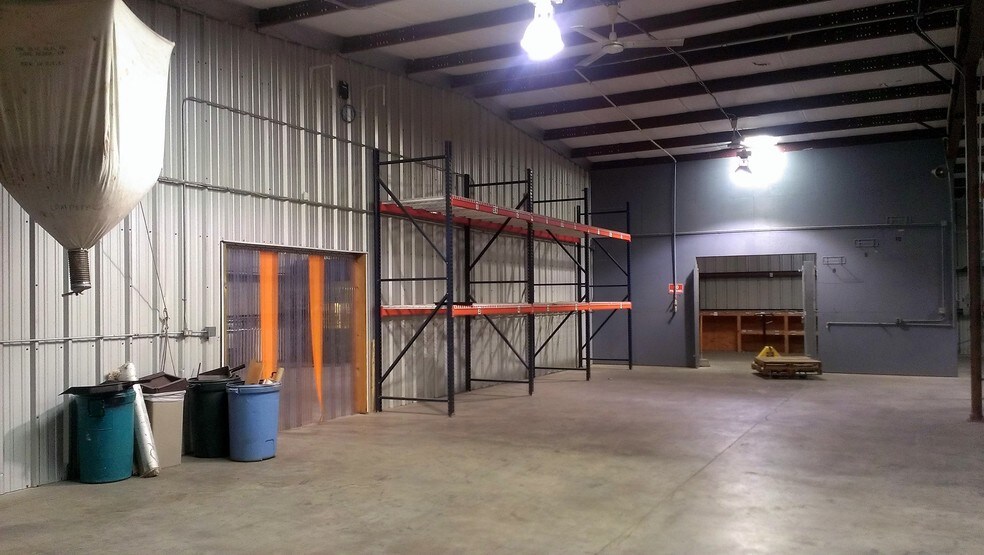More Photos Of 1320 Highway 3 S, League City Warehouse For Lease