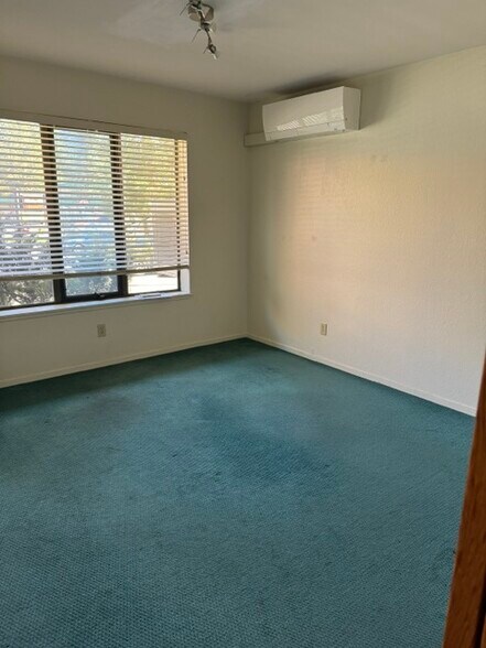 More Photos Of 2311 Lake Tahoe Blvd, South Lake Tahoe Office For Lease