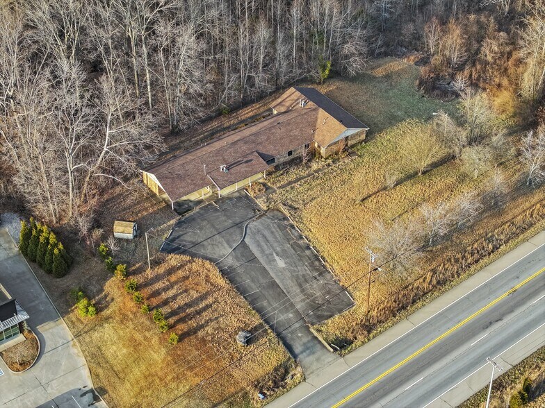 More Photos Of 2425 Highway 41A Byp, Clarksville Light Distribution For Sale