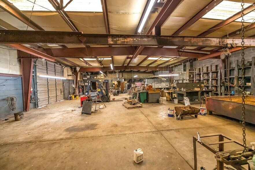 More Photos Of 1617 Benning Dr, Columbus Warehouse For Sale