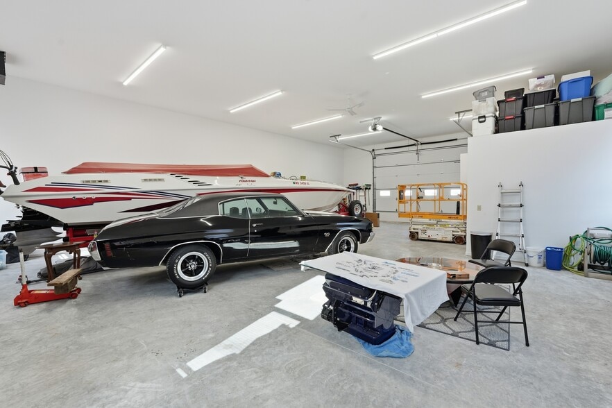 More Photos Of 6580 Lake Rd, Windsor Warehouse For Sale