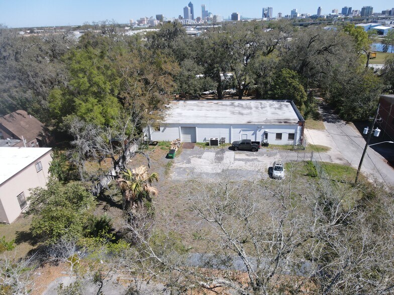 More Photos Of 2363 Swan St, Jacksonville Warehouse For Sale