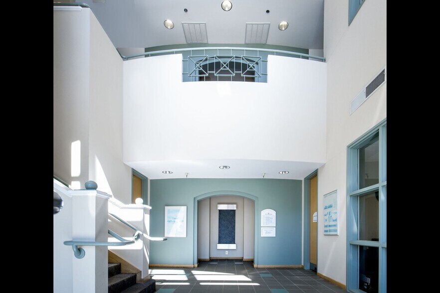 More Photos Of 350 Crown Point Cir, Grass Valley Office For Lease