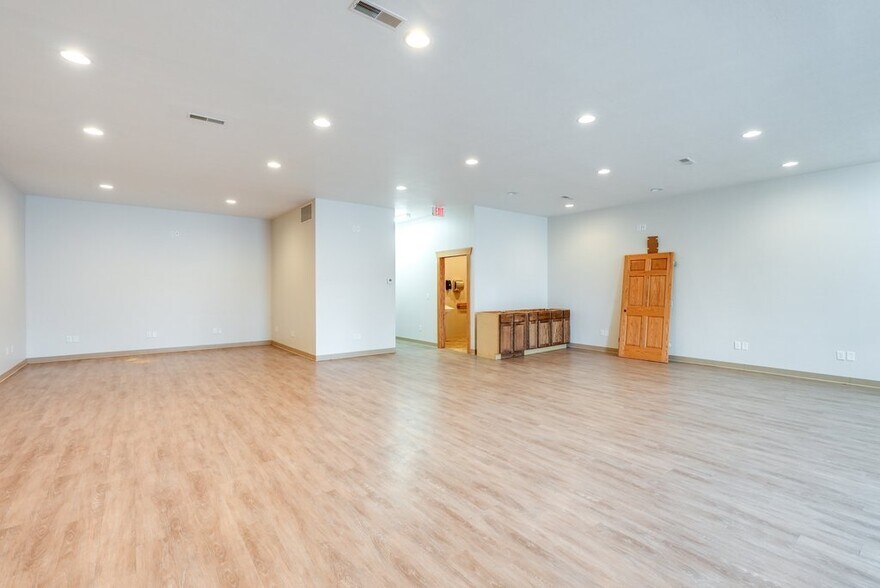 More Photos Of 2149 Wadsworth Rd, Norton Office For Sale