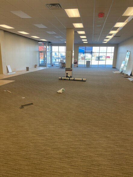 More Photos Of 809 26th St SW, Jamestown General Retail For Lease