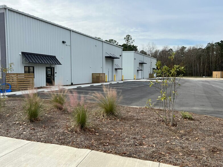 More Photos Of 7635 Southrail Road, North Charleston Industrial For Lease