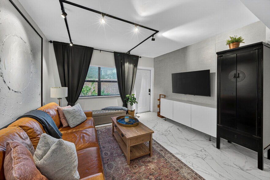 More Photos Of 1215 E Broward Blvd, Fort Lauderdale Apartments For Sale