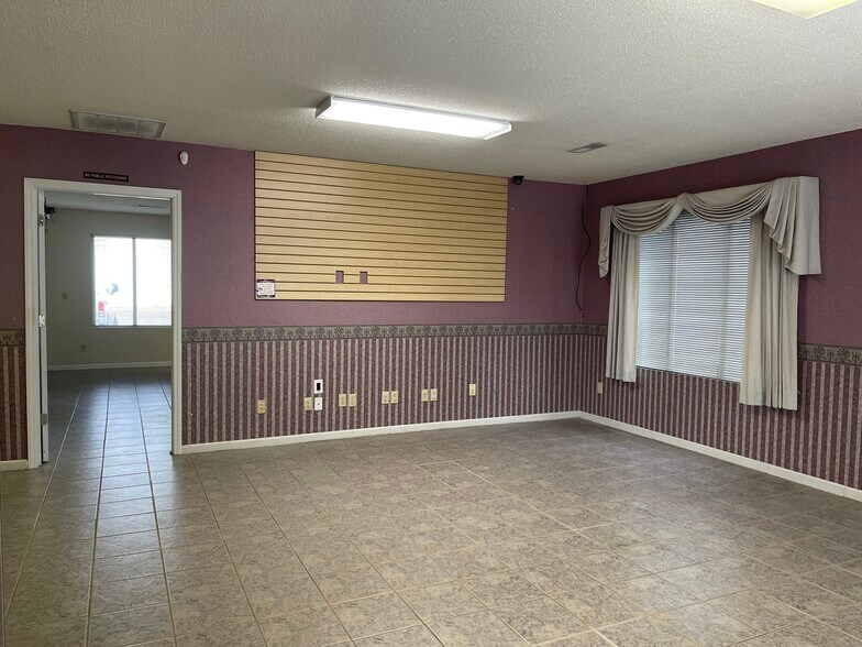More Photos Of 3718 Cumberland Falls Hwy, Corbin Office Residential For Lease