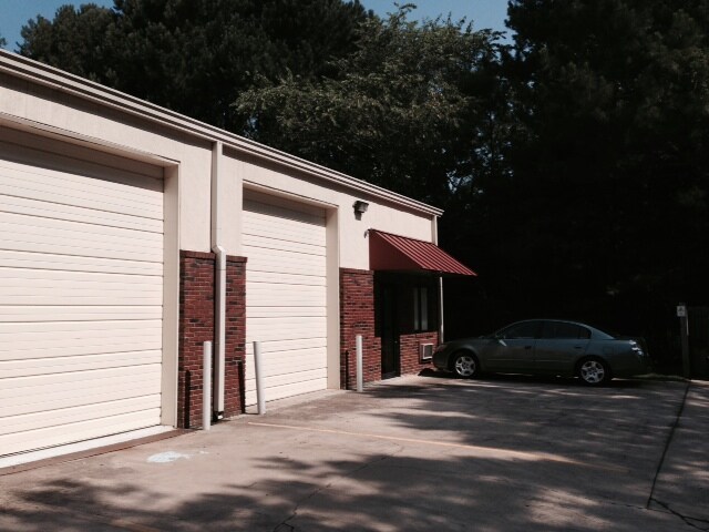 More Photos Of 1025 Nine North Dr, Alpharetta Warehouse For Lease