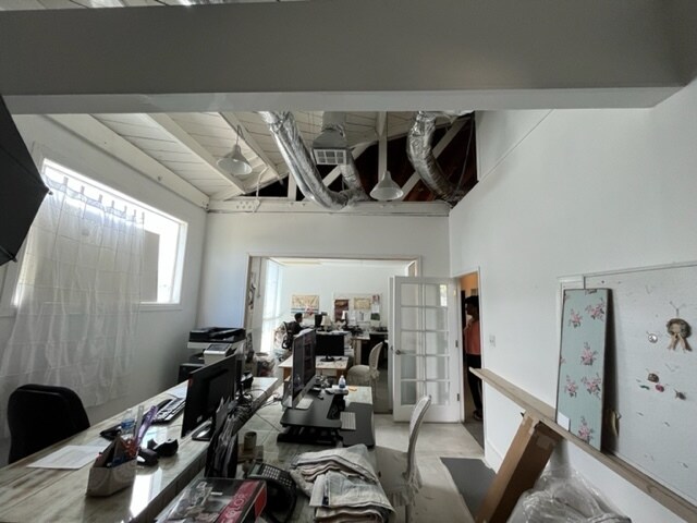 More Photos Of 5420 W 83rd St, Los Angeles Warehouse For Lease