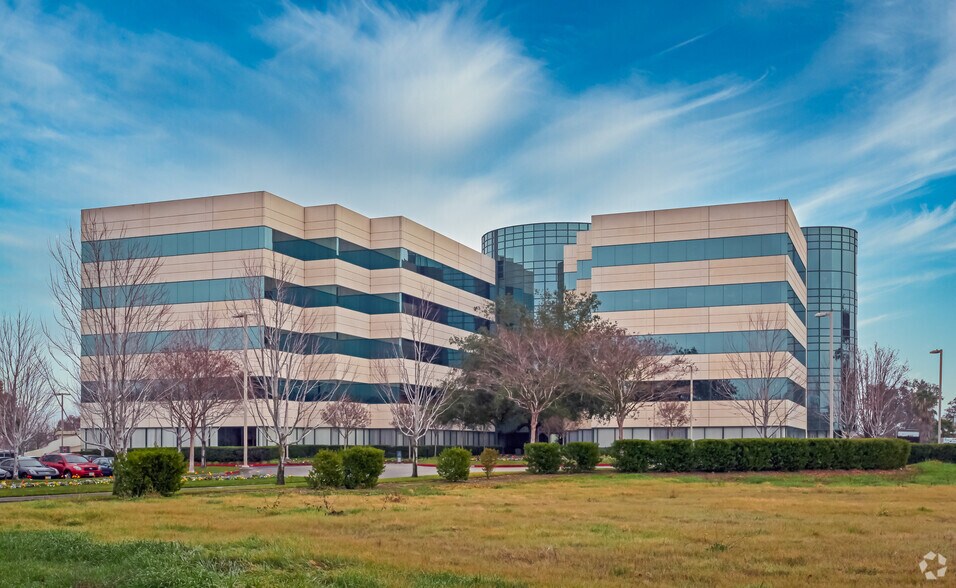 More Photos Of 2180 Harvard St, Sacramento Office For Lease