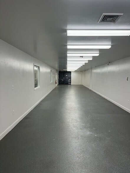 More Photos Of 3199 Lawson Blvd, Oceanside Light Distribution For Lease