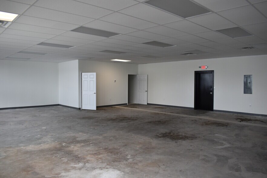 More Photos Of 3510 Victory Dr, Columbus Freestanding For Lease