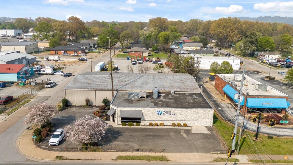 More Photos Of 1801 E 23rd St, Chattanooga Light Distribution For Lease