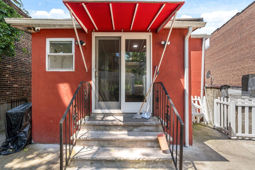 More Photos Of , Staten Island Unknown For Sale