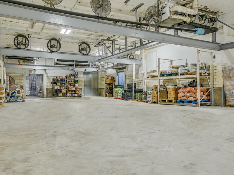 More Photos Of 1305 S Brazos St, San Antonio Refrigeration Cold Storage For Lease