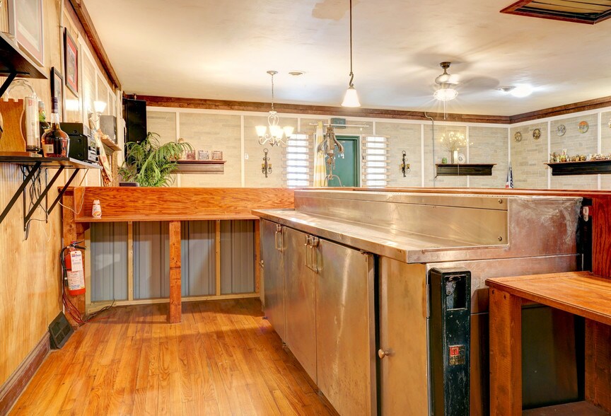 More Photos Of 315 2nd St, Morrow Lodge Meeting Hall For Sale