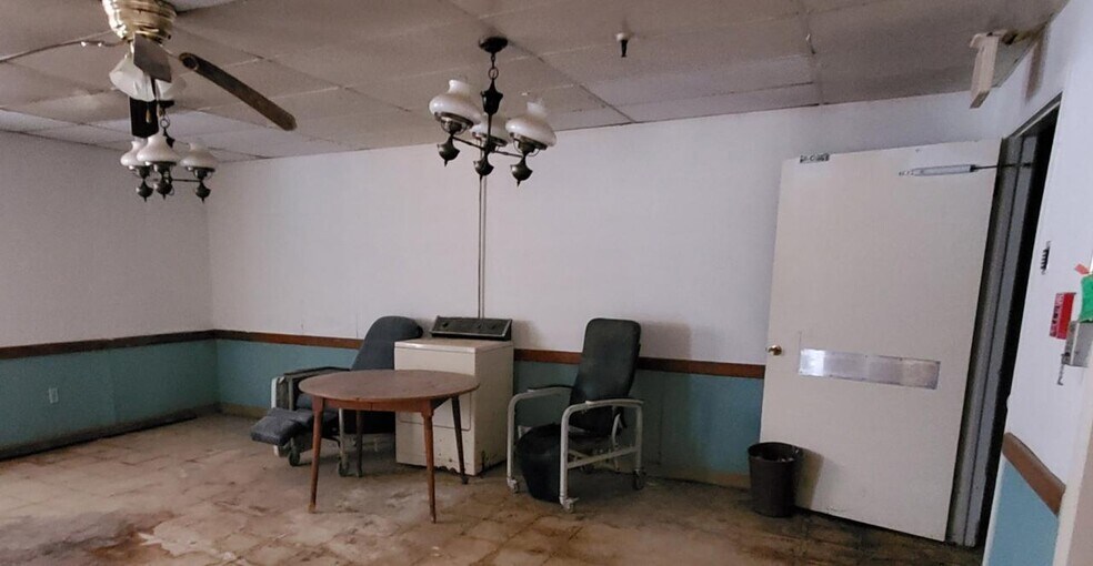 More Photos Of 600 E California Ave, Walters Congregate Senior Housing For Sale