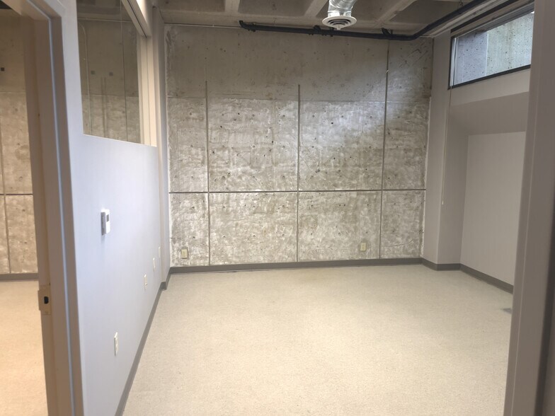 More Photos Of 2811 E Evergreen Blvd, Vancouver Office For Lease
