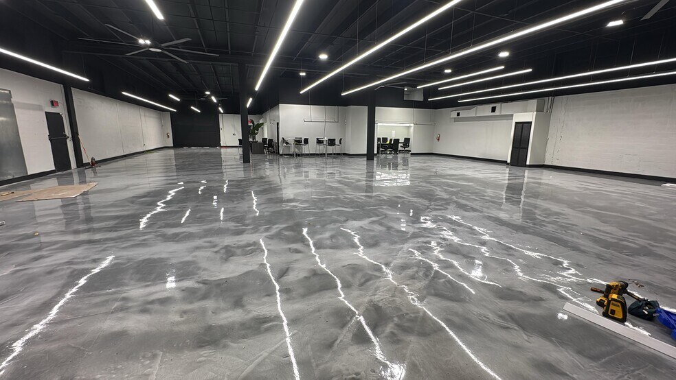 Primary Photo Of 36 XX NW 76 Ave, Miami General Retail For Lease
