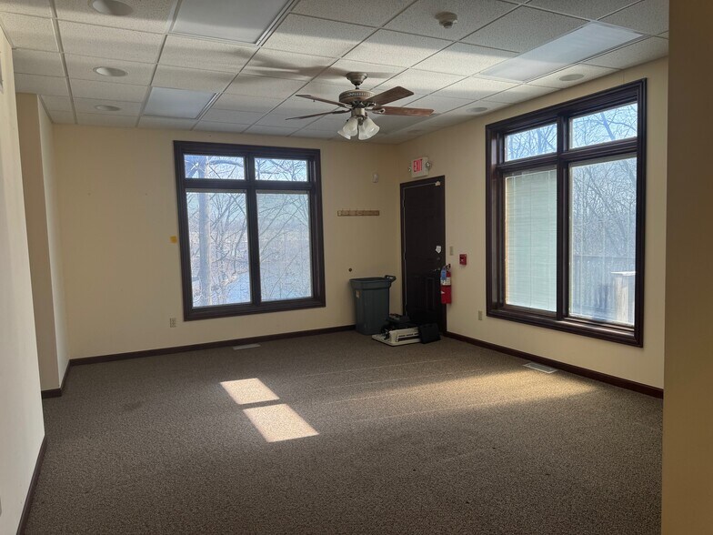 More Photos Of 181 S Lincolnway, North Aurora Medical For Sale