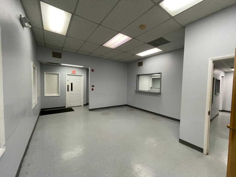 More Photos Of 11325 Pembrooke Sq, Waldorf Medical For Sale