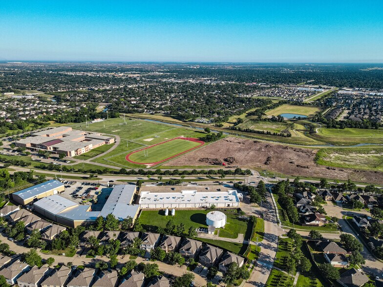 More Photos Of 16427 W Little York Rd, Houston Freestanding For Lease