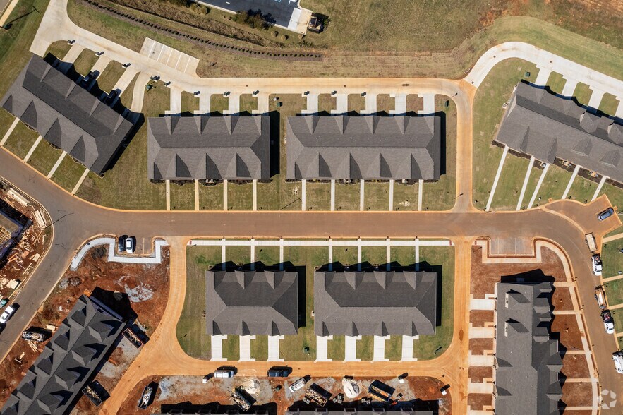More Photos Of 18103 Mae Cir, Athens Apartments For Sale
