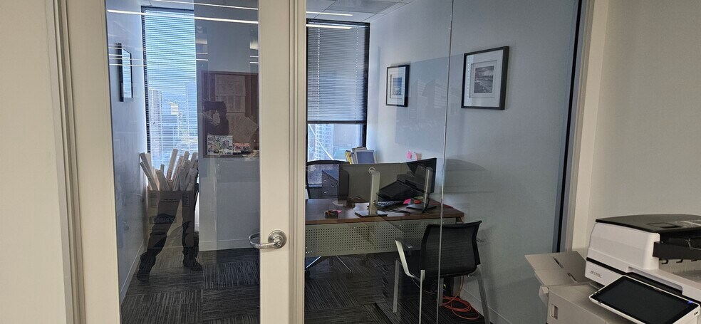 More Photos Of 700 S Flower St, Los Angeles Office For Lease