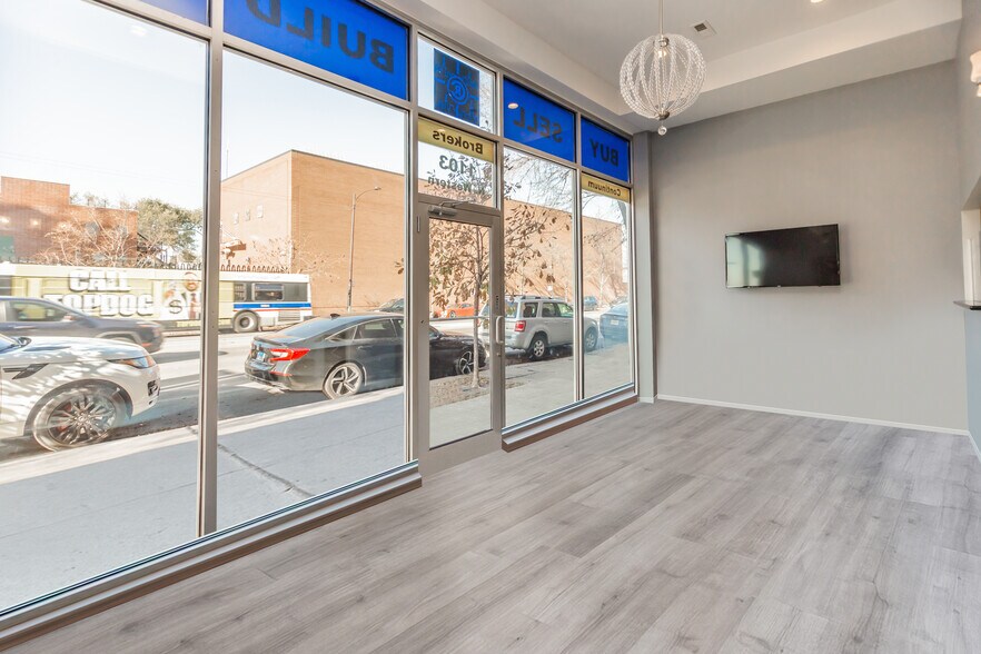 More Photos Of 1103 N Western Ave, Chicago Storefront Retail Office For Lease