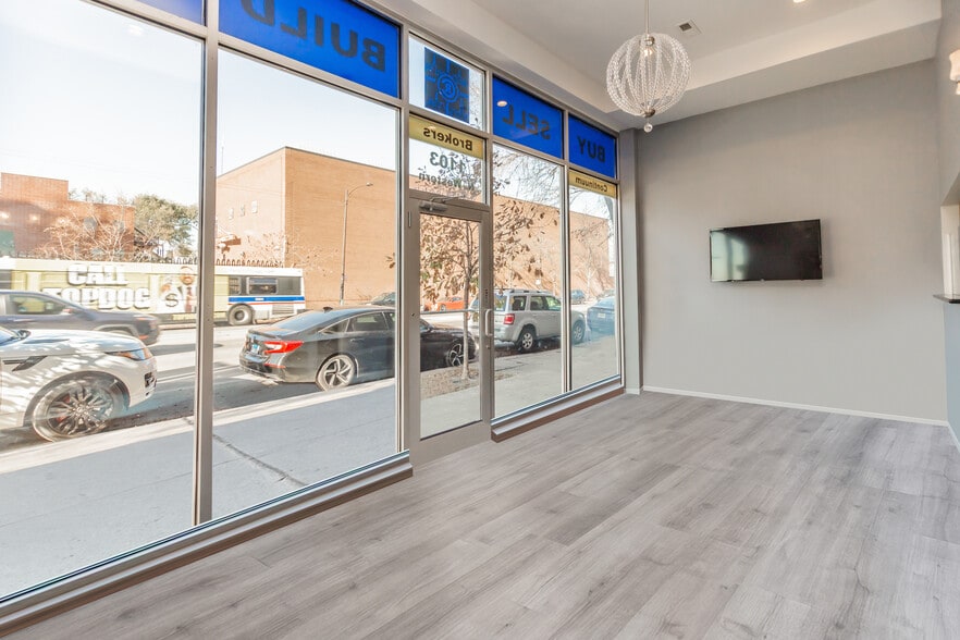 More Photos Of 1103 N Western Ave, Chicago Storefront Retail Office For Lease