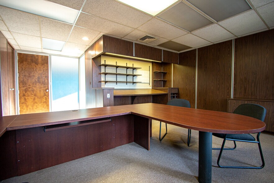 More Photos Of 3533 S Archer Ave, Chicago Office For Lease